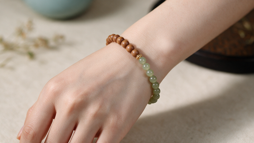 Sandalwood and green jade bead bracelet, detail view 7
